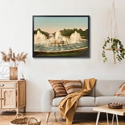 «Франция. Версаль, фонтан Латоны» в интерьере гостиной в стиле ретро над диваном