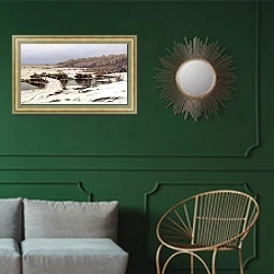«Первый снег. 1883» в интерьере классической гостиной с зеленой стеной над диваном
