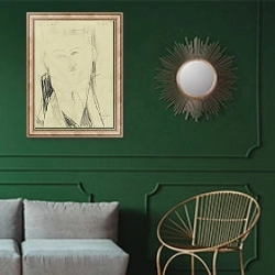 «Поль Гулум» в интерьере классической гостиной с зеленой стеной над диваном