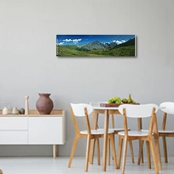 «Россия, Алтай. Панорама с горой Белуха» в интерьере современной светлой кухни-столовой