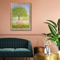 «Right Hand Orchard Pig» в интерьере классической гостиной над диваном