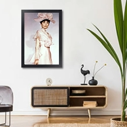 «Хепберн Одри 159» в интерьере комнаты в стиле ретро над тумбой