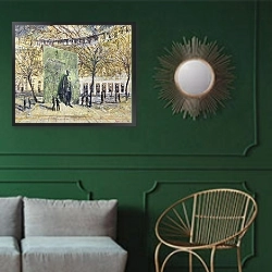 «Tribute to Wallenberg, 1998» в интерьере классической гостиной с зеленой стеной над диваном
