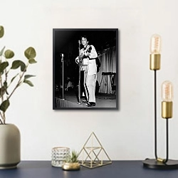 «Элвис Пресли 6» в интерьере в стиле ретро над столом