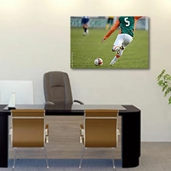 «Футболист 3» в интерьере офиса над столом начальника