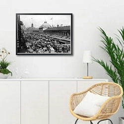 «История в черно-белых фото 205» в интерьере гостиной в скандинавском стиле над комодом