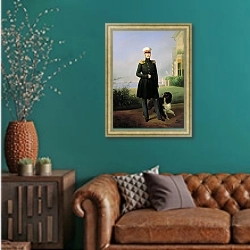 «Портрет императора Николая I. 1849» в интерьере гостиной с зеленой стеной над диваном