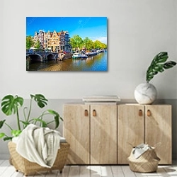 «Голландия, Амстердам. Pays-Bas» в интерьере современной комнаты над комодом