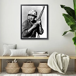 «Wayne, John (Sands Of Iwo Jima)» в интерьере комнаты в стиле ретро с плетеными корзинами