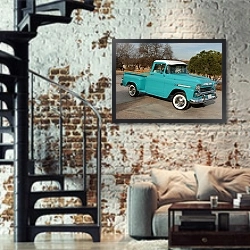 «Chevrolet Apache 3100 Pickup '1959» в интерьере двухярусной гостиной в стиле лофт с кирпичной стеной