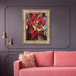 «Лисицы» в интерьере гостиной с розовым диваном