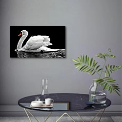 «Белый лебедь на черной воде» в интерьере современной гостиной в серых тонах