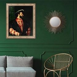 «Portrait of Francis I 1538» в интерьере классической гостиной с зеленой стеной над диваном