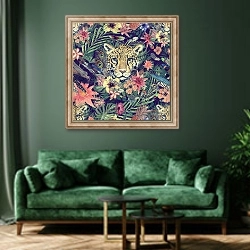 «Леопард в цветах и перьях» в интерьере зеленой гостиной над диваном