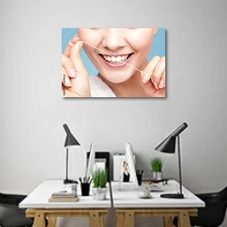 «Чистка зубов с помощью зубной нити» в интерьере современного офиса над столами работников