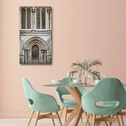 «Собор, Уэллс, Великобритания» в интерьере современной столовой в пастельных тонах
