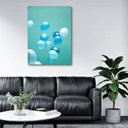 «Голубые и синие воздушные шары» в интерьере офиса в зоне отдыха над диваном