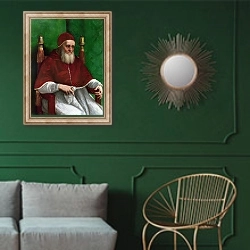 «Portrait of Pope Julius II, 1511» в интерьере классической гостиной с зеленой стеной над диваном