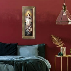 «Спаситель в окружении ангелов» в интерьере классической гостиной с зеленой стеной над диваном