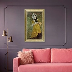 «Портрет мисс Мэй Белфорт» в интерьере гостиной с розовым диваном