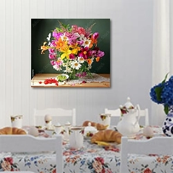 «Натюрморт с букетом лилий и флоксов и ягодами» в интерьере кухни в стиле прованс над столом с завтраком