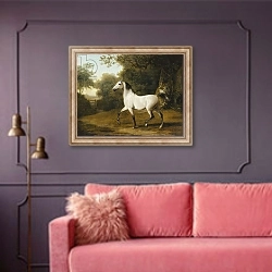 «A Grey Arab Stallion in a Wooded Landscape,» в интерьере гостиной с розовым диваном