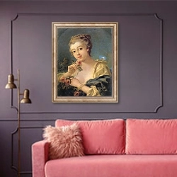 «Девушка с розами» в интерьере гостиной с розовым диваном