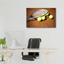 «Теннисная ракетка и мячики на теннисном корте» в интерьере офиса над рабочим местом