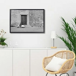 «История в черно-белых фото 1017» в интерьере гостиной в скандинавском стиле над комодом