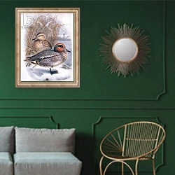 «Teal 4» в интерьере классической гостиной с зеленой стеной над диваном