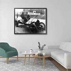 «История в черно-белых фото 223» в интерьере гостиной в скандинавском стиле с зеленым креслом