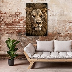 «Король зверей» в интерьере гостиной в стиле лофт над диваном
