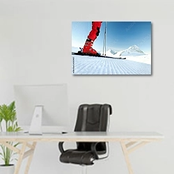 «Лыжник в красном костюме» в интерьере офиса над рабочим местом