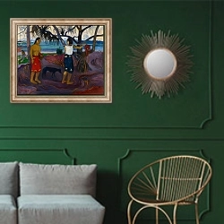 «Under the Pandanus, 1891» в интерьере классической гостиной с зеленой стеной над диваном