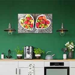 «Фруктовый салат» в интерьере кухни с зелеными стенами