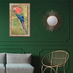 «Red and Blue Macaw» в интерьере классической гостиной с зеленой стеной над диваном