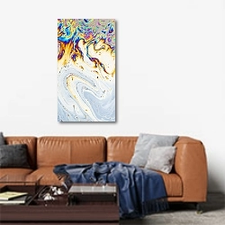 «Цветное и белое» в интерьере современной гостиной над диваном