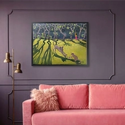 «Dog and Monkey, 1998» в интерьере гостиной с розовым диваном