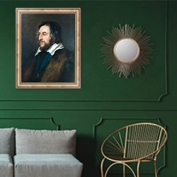 «Портрет Томаса Ховарда» в интерьере классической гостиной с зеленой стеной над диваном