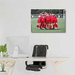 «Футбольная команда перед игрой 2» в интерьере офиса над рабочим местом