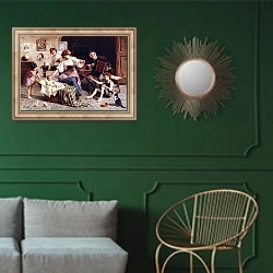 «Центр внимания» в интерьере классической гостиной с зеленой стеной над диваном