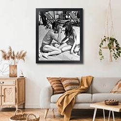 «Bardot, Brigitte 16» в интерьере гостиной в стиле ретро над диваном