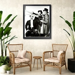 «Marx Brothers 3» в интерьере комнаты в стиле ретро с плетеными креслами