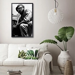 «История в черно-белых фото 884» в интерьере светлой гостиной в скандинавском стиле над диваном
