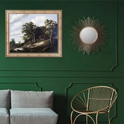 «Домик на берегу потока среди деревьев» в интерьере классической гостиной с зеленой стеной над диваном