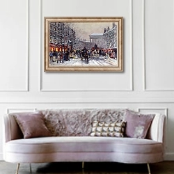 «A Parisian winter scene» в интерьере гостиной в классическом стиле над диваном