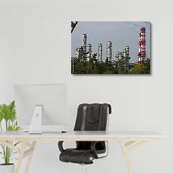 «Нефтеперерабатывающий завод в Японии» в интерьере офиса над рабочим местом