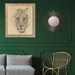 «Kop van een leeuwin, van voren» в интерьере классической гостиной с зеленой стеной над диваном