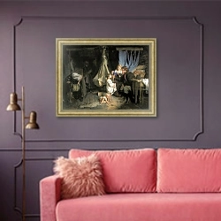«Возвращение из города. 1870» в интерьере гостиной с розовым диваном