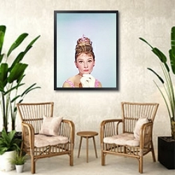 «Хепберн Одри 136» в интерьере комнаты в стиле ретро с плетеными креслами